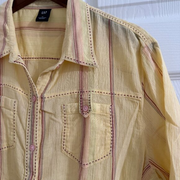 GAP Women's Button Down Shirt, Size XL - Picture 4 of 11